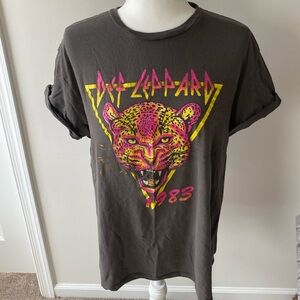 Women’s Large Def Leppard T-Shirt